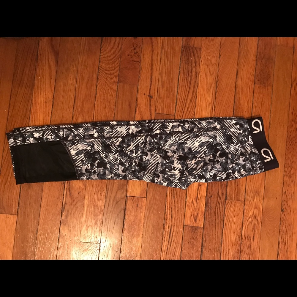 Gap Fit Capri leggings with sheer panels